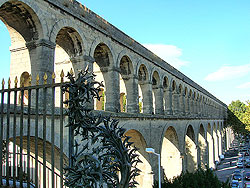 Aqueduc St-Clment, Montpellier.  Copyright 2007 Cold Spring Press. All rights reserved.