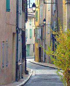 http://www.franceonyourown.com/AmaroVillagePhoto.jpg