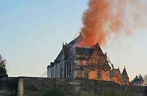 Fire at Chteau d'Angers, January 2009, photo Wikipedia