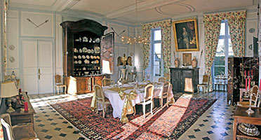 Grand Salle  Manger.  Photo copyright Count and Countess de Vanssay.  All rights reserved.