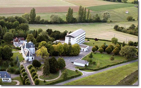 Saint Denis International School gardens, Loches.