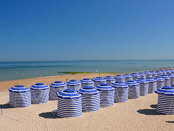 Beach at Cabourg.  Photo credit http://www.calvados-tourisme.co.uk