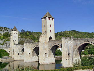Pont de Valentré, Cahors.  Photo Wikipedia.