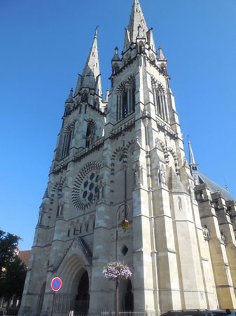 Moulins Cathedral.  Copyright Cold Spring Press.  All rights reserved.