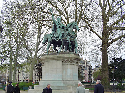 Charlemagne statue in Paris.  Photo credit:  Wikimedia.