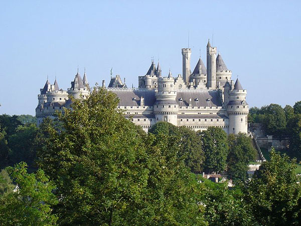 Chteau de Pierrefonds today, Idarvol Wikimedia