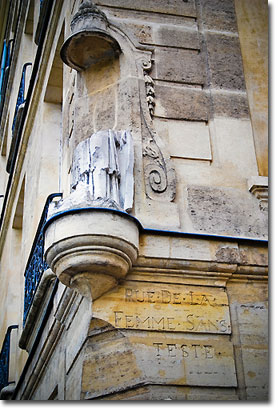 Rue de la Femme sans Teste.  Credit: beegirl.squarespace.com