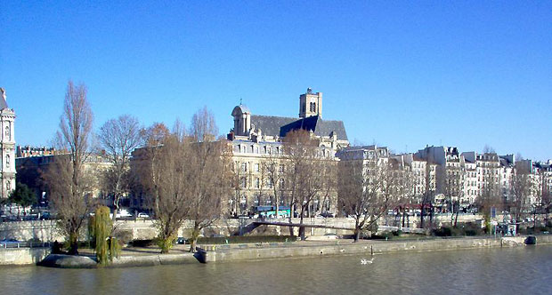 Paris apartments along the Seine
