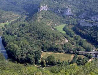 Gorges de l'Aveyron, courtesy www.tourisme-midi-pyrenees.com