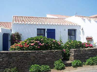 Typical Ile d'Yeu cottage. Copyright L'Ile d'Yeu Office de Tourisme