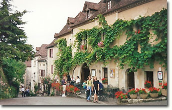 L'Auberge Sombral, La Cirq Lapopie. Photo copyright by Jo Anne Marquardt.  All rights reserved.