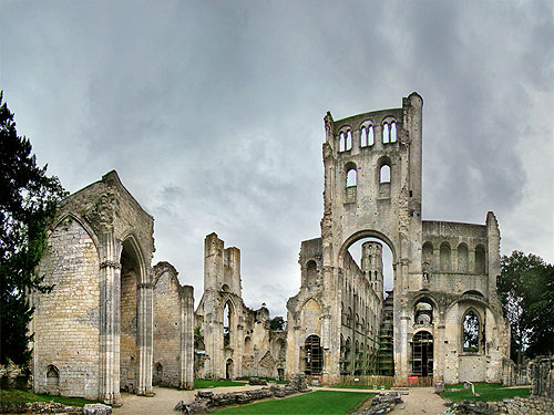 Ruins of Abbey of Saint Peter, Jumieges.  Wikipedia