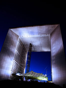 La Grande Arche de la Dfense.  Photo copyrighted 2008-2011 by Clive Branson.  All Rights Reserved.
