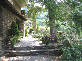 Garden at L'Atalaya courtesy their web site.