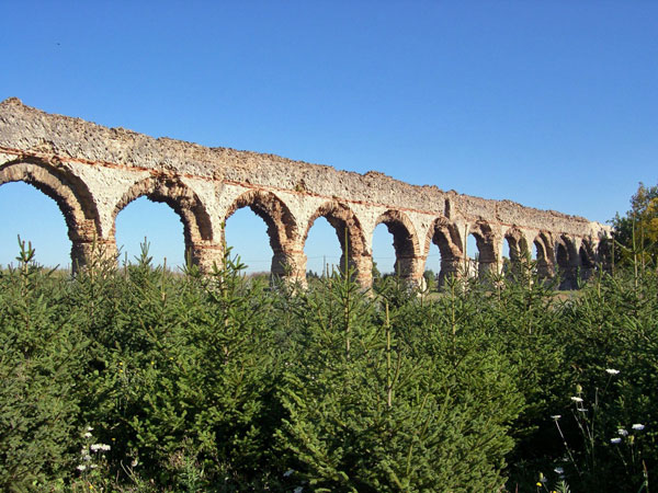 Aqueduc Romain du Gier, Lyon.  Wikipedia