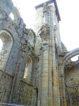 Abbaye de Marcilhac.  Copyright Cold Spring Press.  All rights reserved.