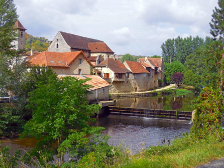 Marcilhac-sur-Célé.  Copyright Cold Spring Press.  All rights reserved.