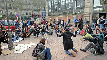Demonstrators in Narbonne.  Copyright by Marlane O'Neill.  All rights reserved.