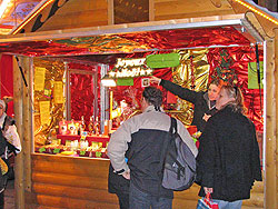 Log Cabin gift shop, Photo by Marlane O'Neill 2009.  All rights reserved.