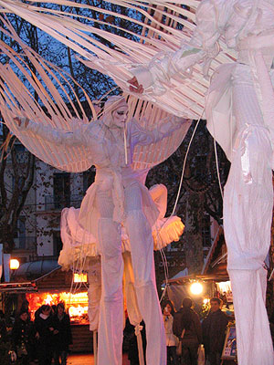 Fantastic stilt walkers, Photo by Marlane O'Neill 2009.  All rights reserved.