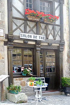 Salon de Thé.  Copyright Cold Spring Press.  All rights reserved.