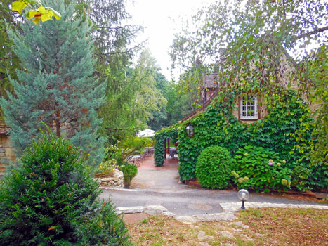 Moulin de Fresquet main house.  Copyright Cold Spring Press. All rights reserved.
