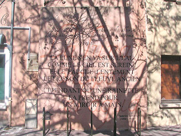 Wall Poetry in Narbonne. Copyright Marlane O'Neill 2009.   All rights reserved