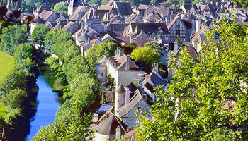 Noyers Aerial.  Wikicommons