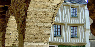 Noyers-sur-Serein Half-Timber Houses.  Village web site.