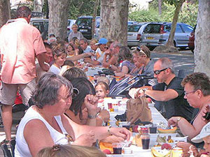 Enjoying the feast, Villeneuve-les-Corbires.  Copyright 2010 Marlane O'Neill.  All rights reserved.