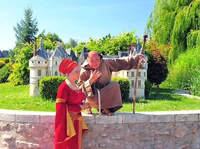 Actors at Le Parc Mini-Châteaux.  Courtesy of parc web site