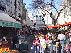 Rue Mouffetard market - Photo courtesy of Wikipedia