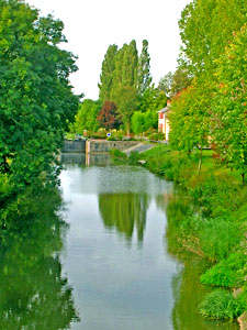 River Sarthe near Parce s/Sarthe.  Copyright Cold Spring Press.  All rights reserved.
