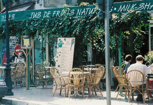 Enjoying lunch in St-Rmy-de-Provence