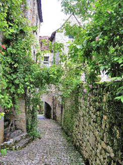 Village Lane Saint-Cirq Lapopie.  Copyright Cold Spring Press. All rights reserved.