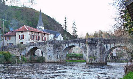 The bridge at Saint-Léonard de Noblat.   Wikipedia