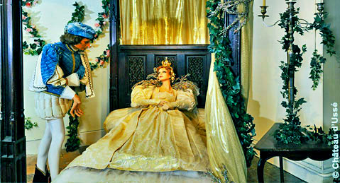 Sleepin Beauty and the Prince.  Courtesy of Château d'Ussé web site.