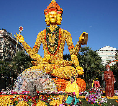 Menton Lemon Festival float in 2007 -  Photo  Anita Rieu-Sicart 2008.  All Rights Reserved.