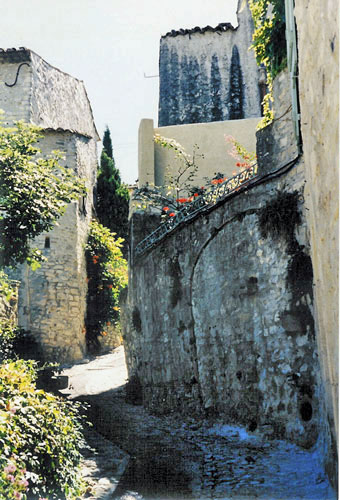 A winding lane in charming Vaison la Romaine