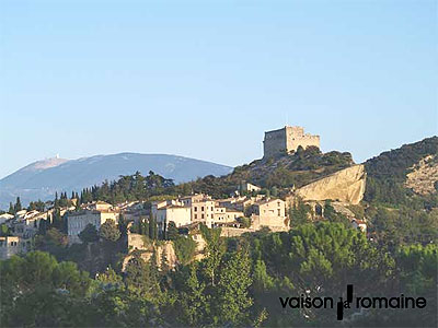 Ancient fortress.  Photo courtesy of http://www.vaison-la-romaine.com/.  All rights reserved.